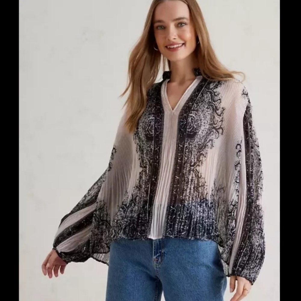 ANTHROPOLOGIE FOREVER THAT GIRL PLEATED SHEER CREAM & BLACK BLOUSE - SZ M - EUC